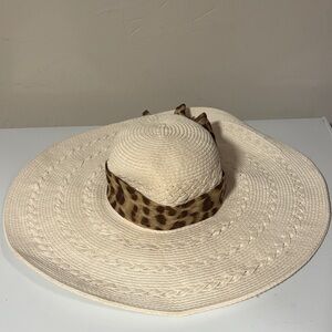 Woman JHats Elegant Cream Sun Hat with Leopard Band